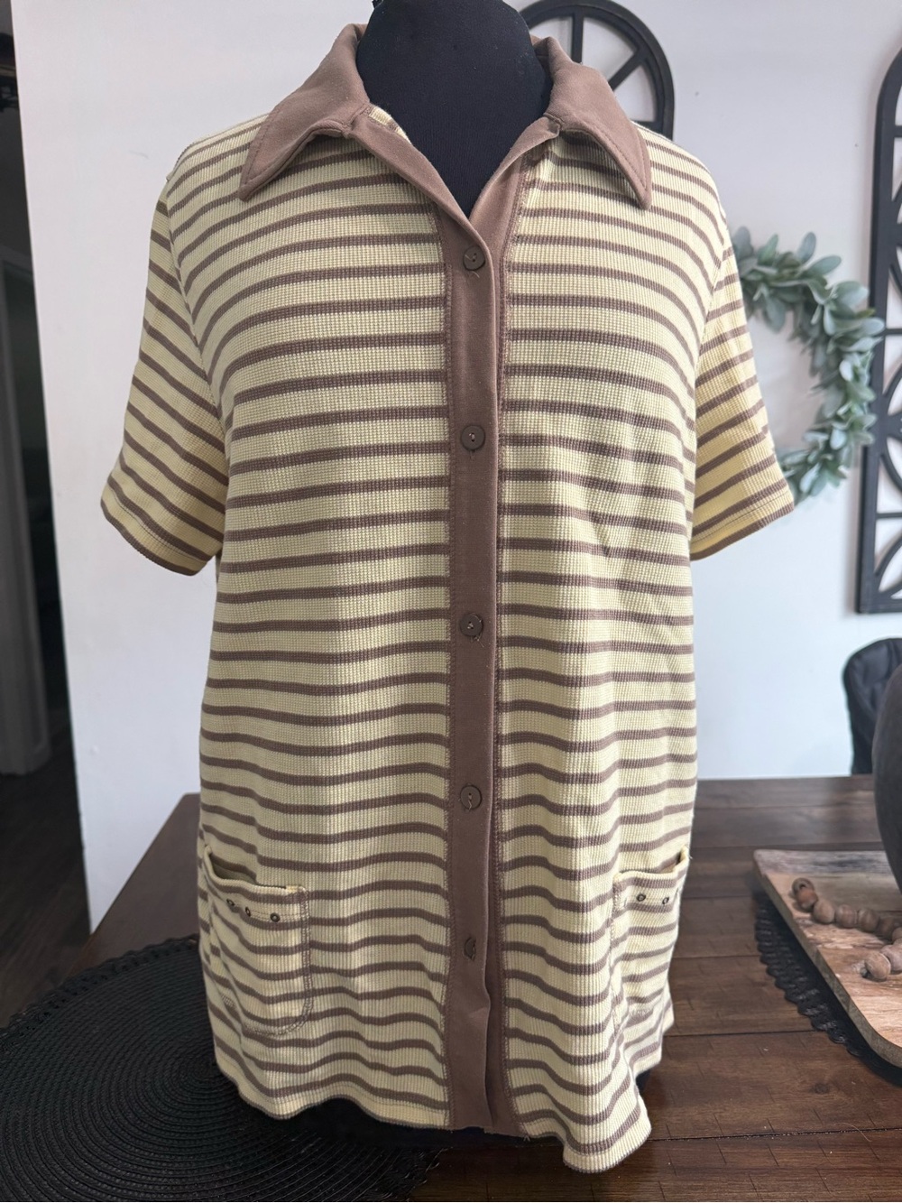 Allison Daley Cream & Brown Striped Short-Sleeve Button-Down Top